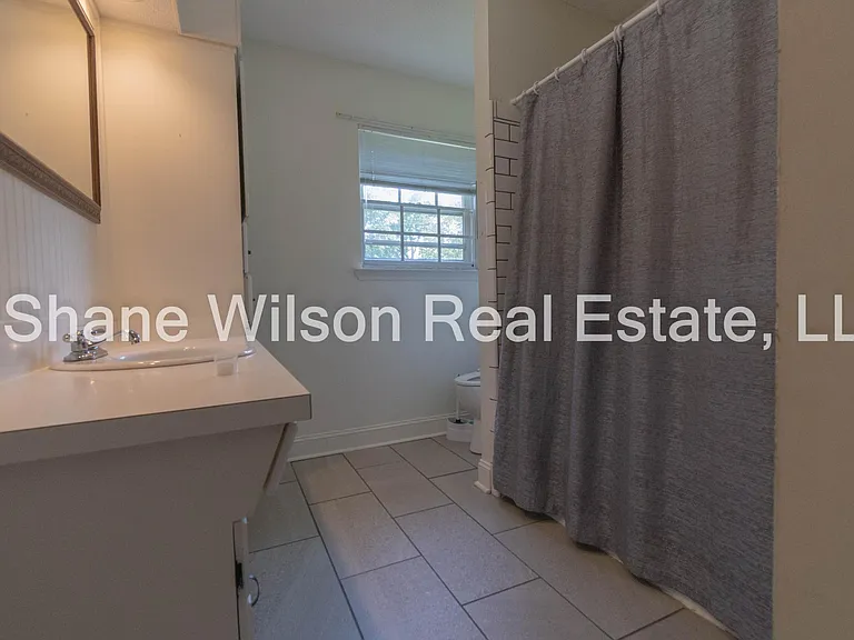617 Spring Valley Ln — Photo 9