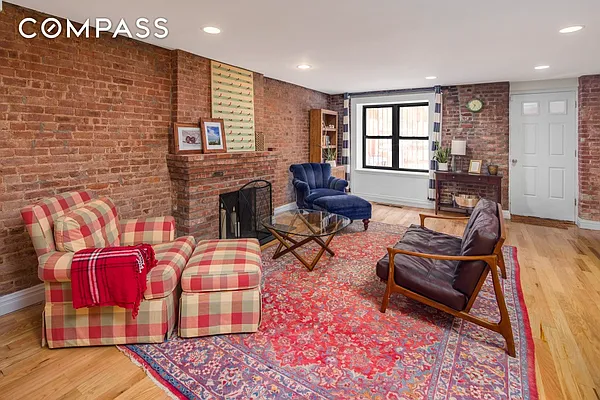 Rented by Compass | media 22