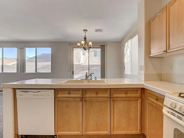 9215 Horseshoe Basin Ave — Photo 19