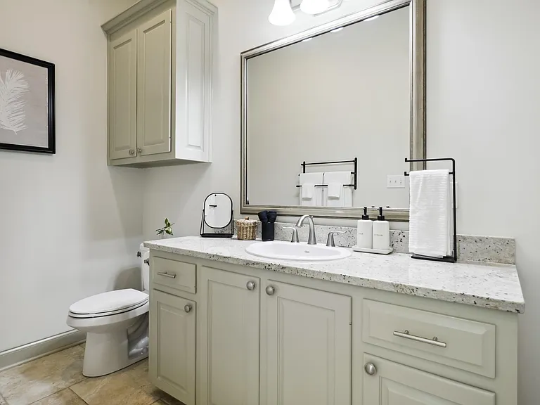 1656 Belmont Ave — Photo 25