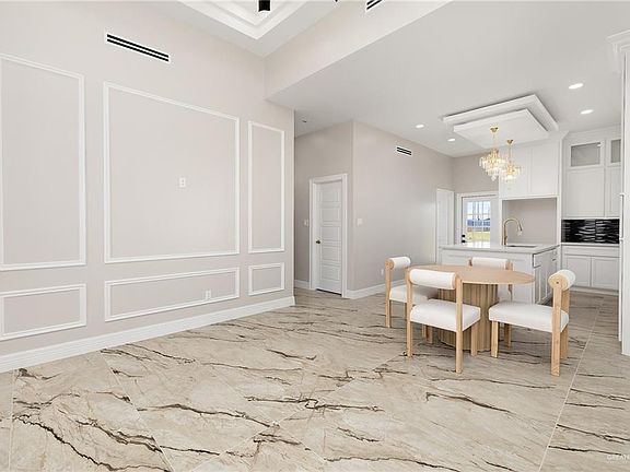 4th image of 307 Gustoso Ave