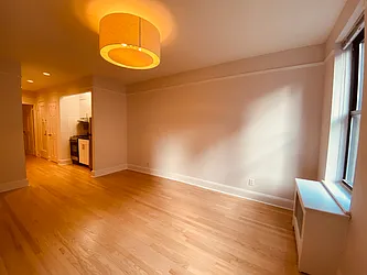 Rented by Metropolis Real Estate of Manhattan