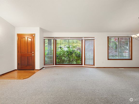 3rd image of 3507 Ashley Drive NE