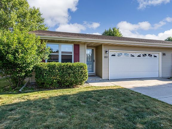 3rd image of 2804 Carrousel Ln