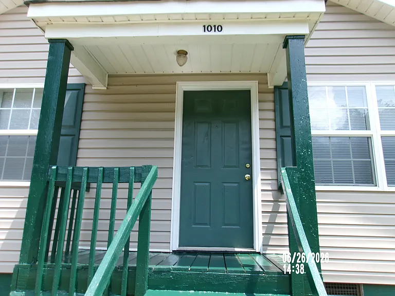 1010 7th St NE — Photo 6