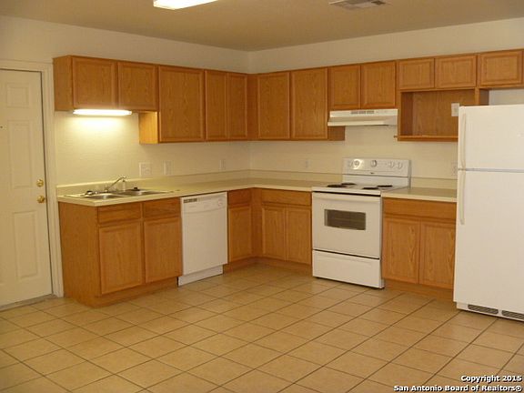 3rd image of 15319 Kamary Ln