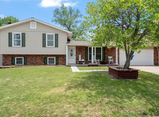 19 Country Creek Dr, Saint Peters, MO