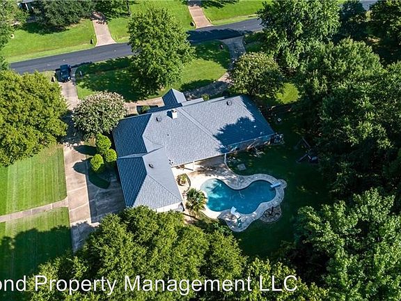 4th image of 143 Lakewood Pt