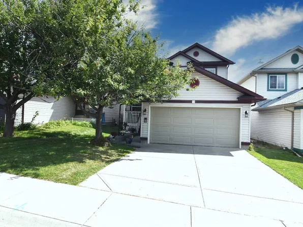12 W Country Hills Gate NW, Calgary, AB T3K 5C8