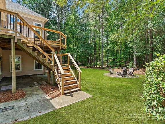 2nd image of 104 Whiterock Dr