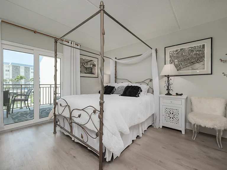 Spacious Primary en-suite