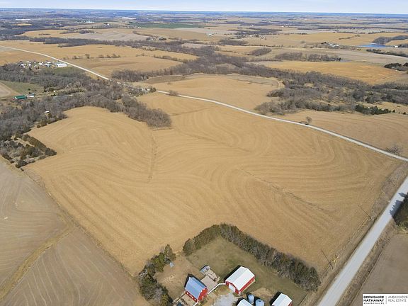 3rd image of 11 156th Church Rd