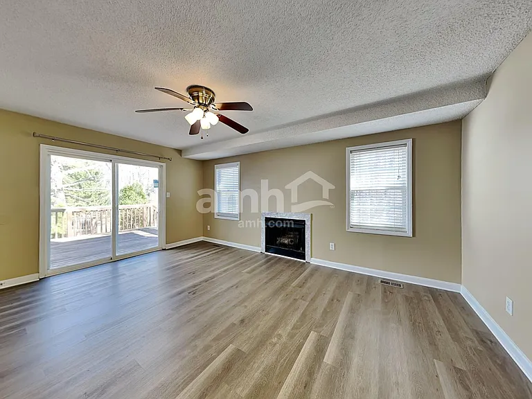 201 Walnut Creek Dr — Photo 5