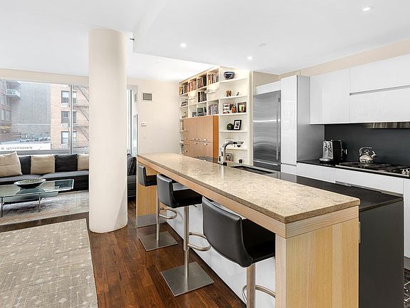 3rd image of 166 W 18th St APT 2A