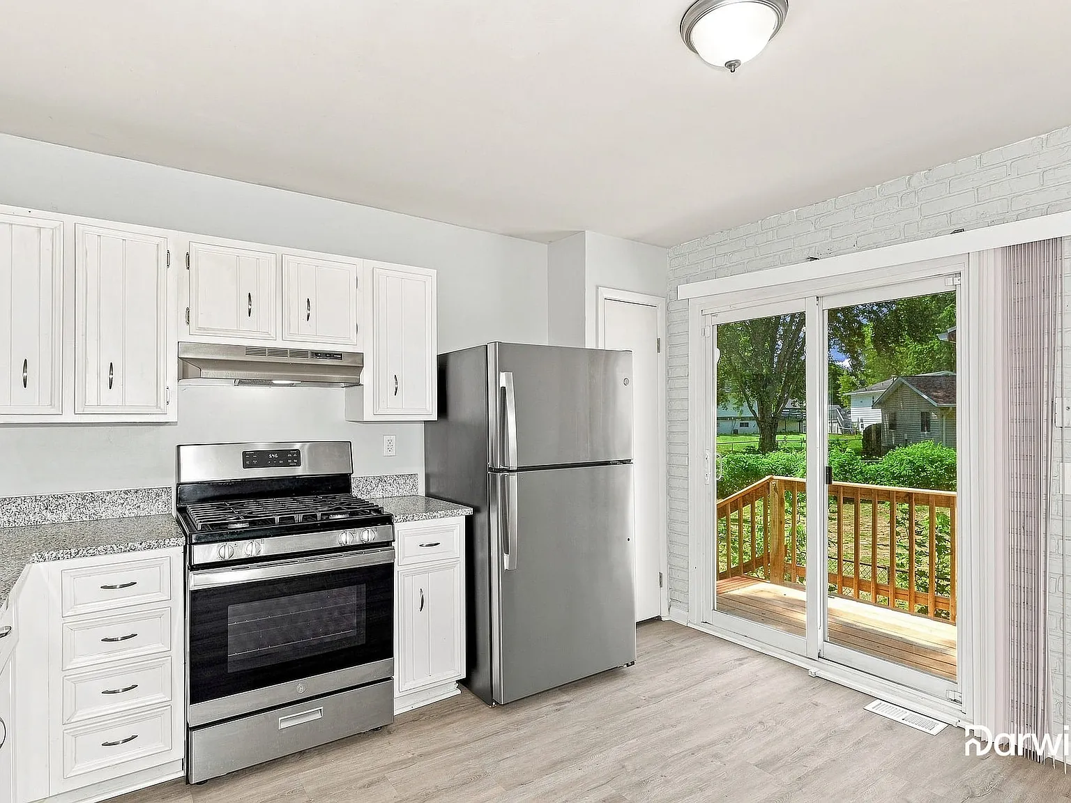 3 bed, 2.0 bath, 1272 sqft, $1,715 — Photo 4