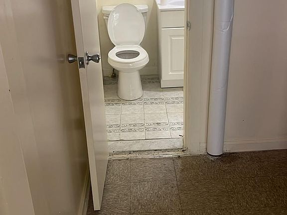 4th image of 354 Chauncey St APT 1