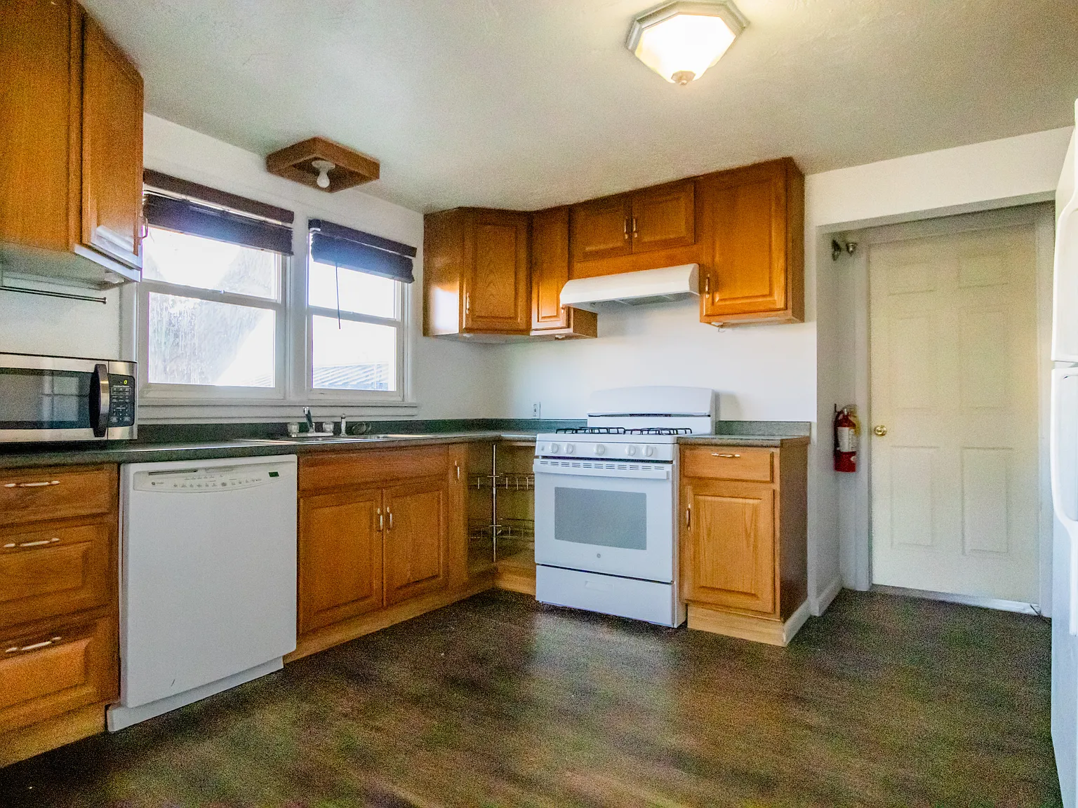 2 bed, 800 sqft, $900 — Photo 3