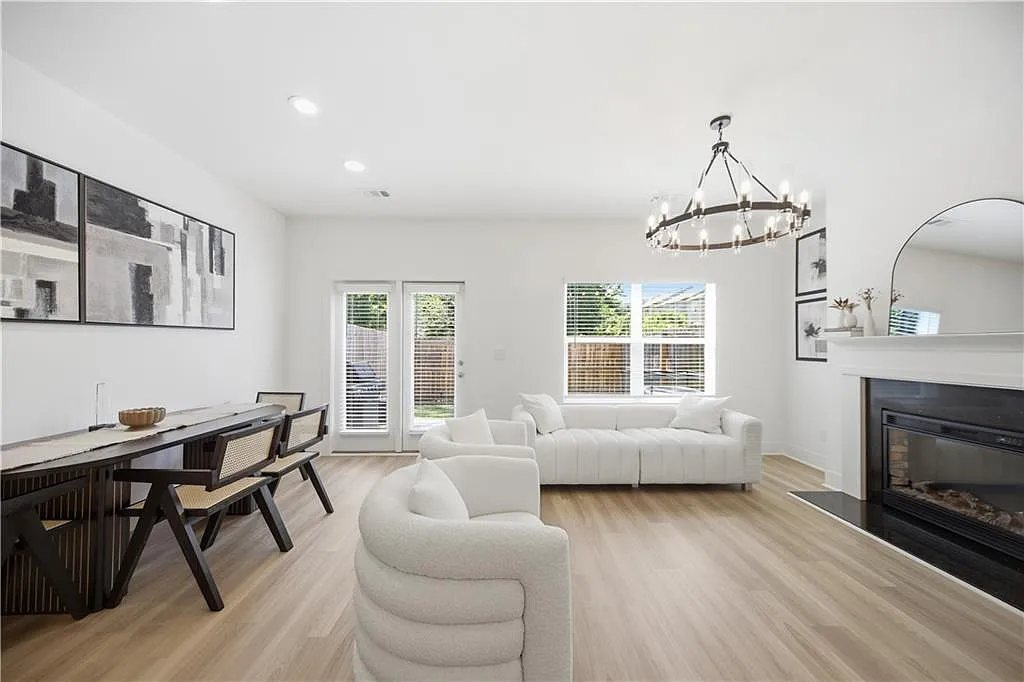 3 bed, 2.5 bath, 1524 sqft, $2,300 — Photo 3