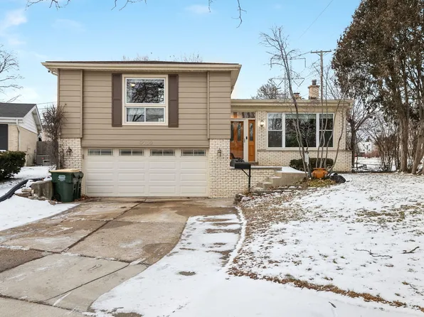 9330 Murray Ct, Morton Grove, IL 60053