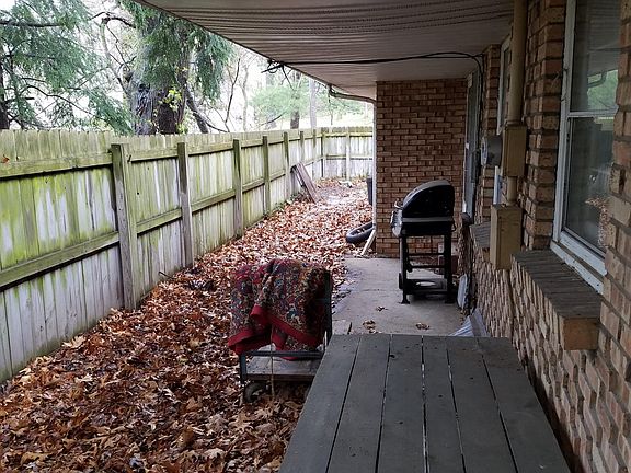 2nd image of 1707 Oak Park Dr