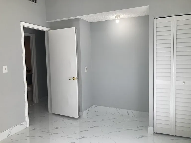 3630 SW 46th Ave — Photo 12
