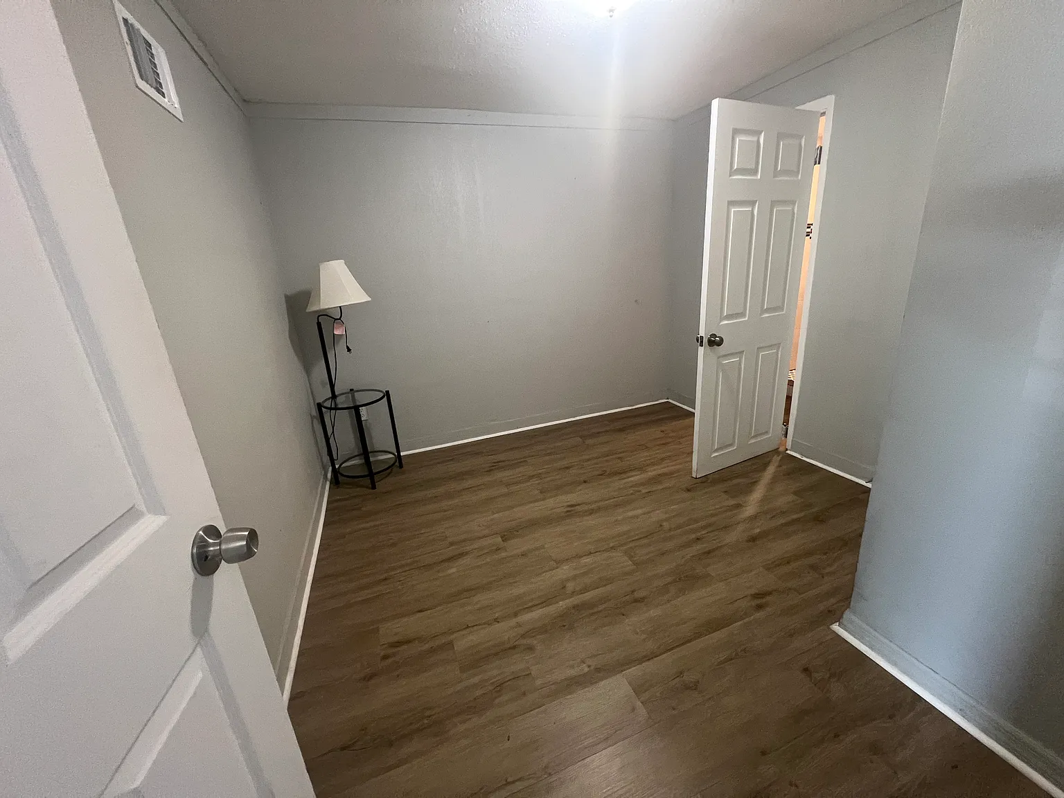 Studio, 400 sqft, $1,275 — Photo 2