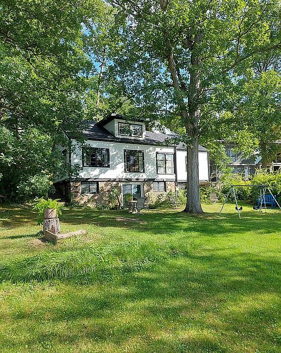 Home front facing the lake