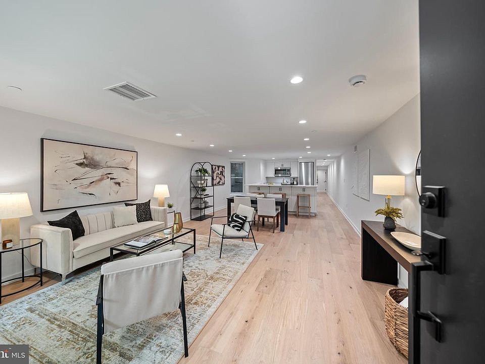 1st image of 131 11th St NE APT 1