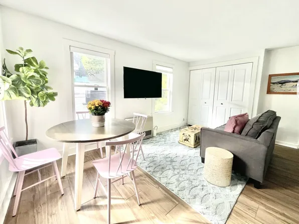 8 Page St #4, Brunswick, ME 04011