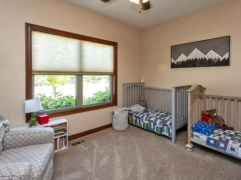 16800 Prairie Dr — Photo 16