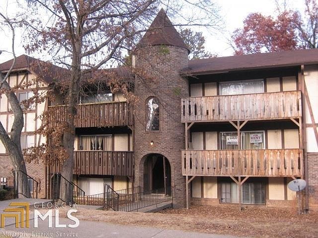 1st image of 1314 Camelot Dr
