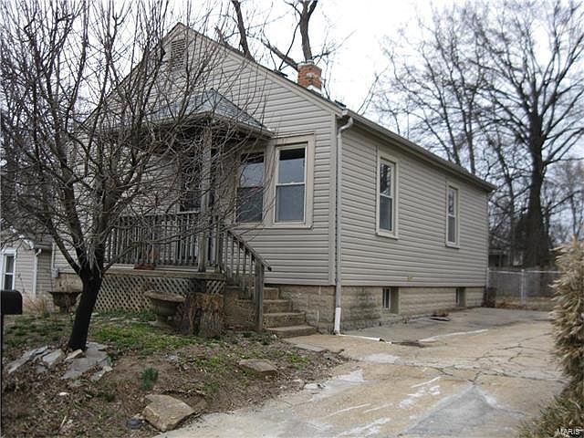 1st image of 9409 Roslan Pl