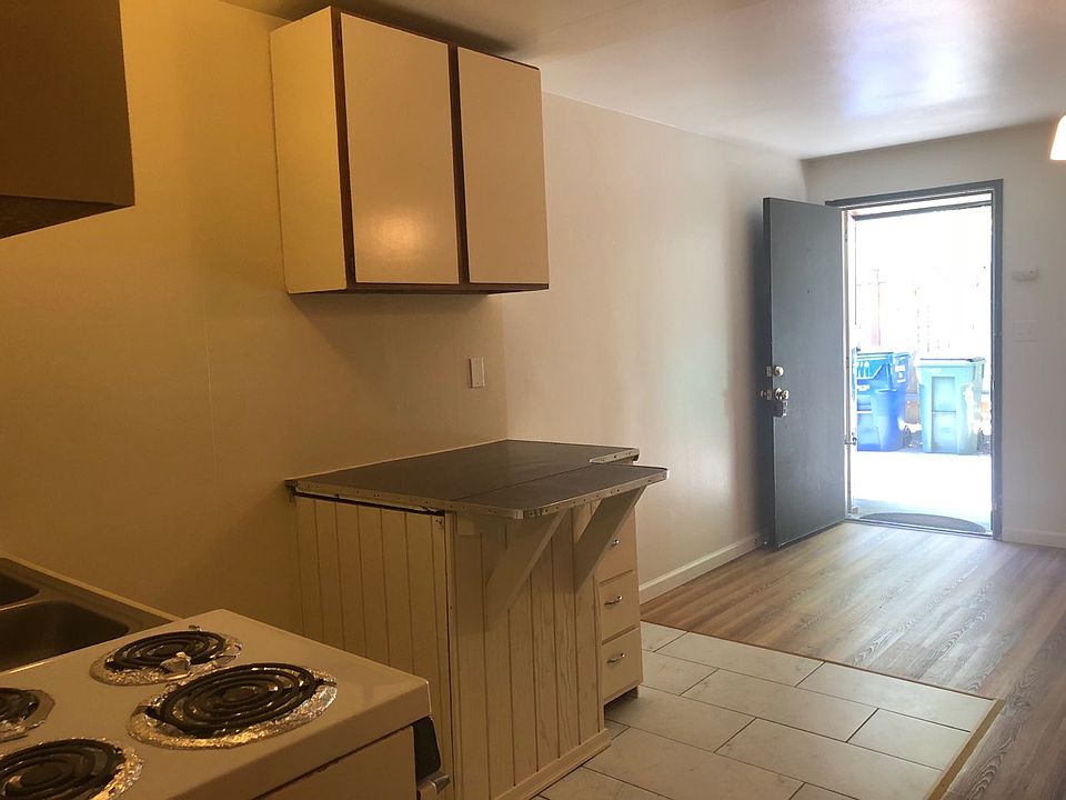 1st image of 712 NE 43rd St #712.5