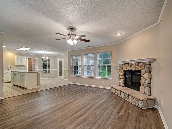 5th image of 14805 Redcliff Dr