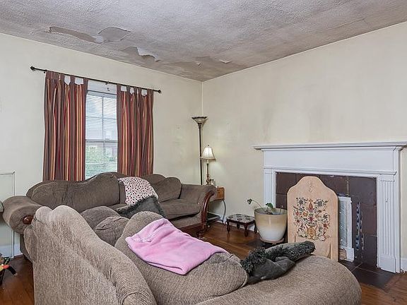 4th image of 228 Boiling Springs Dr #230