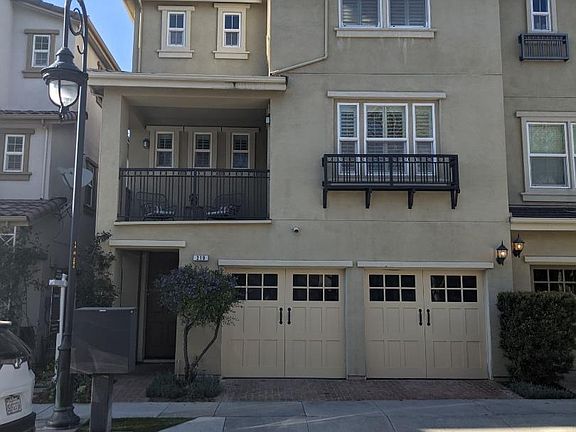 2nd image of 219 Azevedo Cir