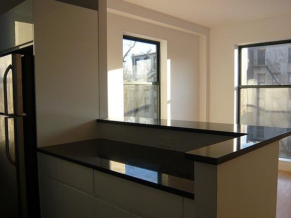 4th image of 1078 Fulton St APT 4G