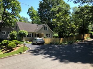 511 Arthur St, Centerport, NY