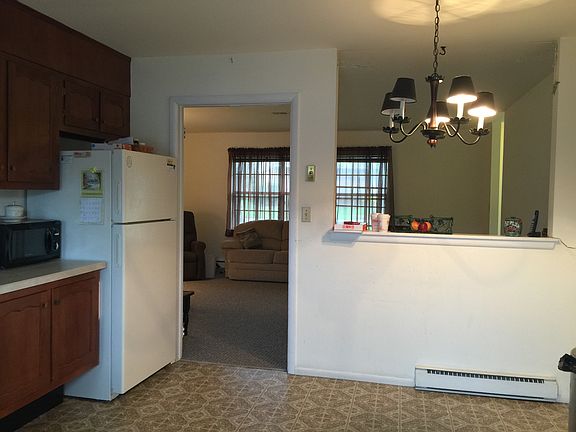 3rd image of 562B Portsmouth Dr