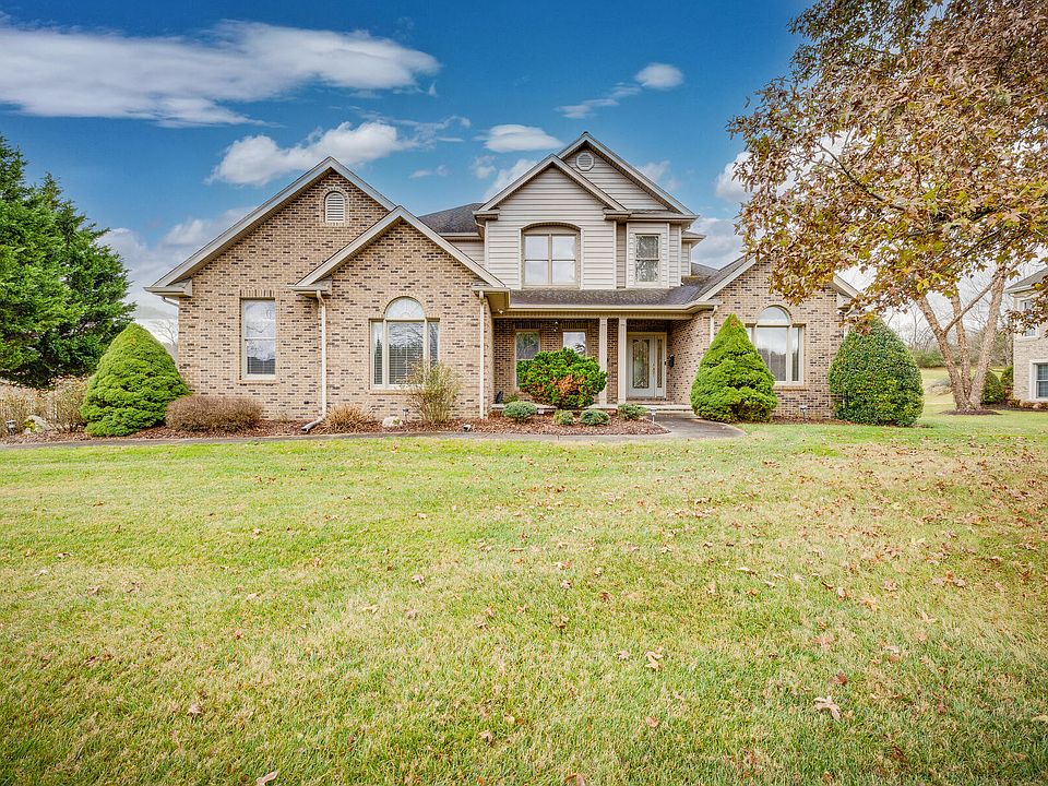 1st image of 107 Strawberry Field Dr