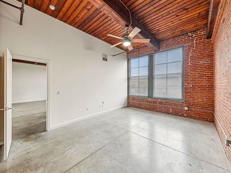 Stadium Loft Apartments — Photo 13