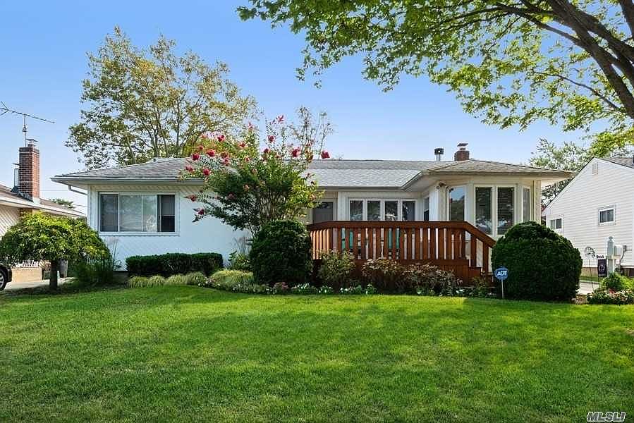 1st image of 449 Cedar Ln