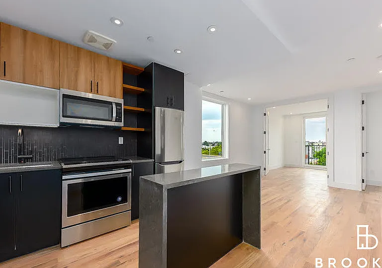 986 Rogers Ave #5C — Photo 1