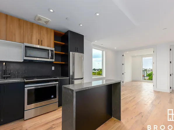 986 Rogers Avenue image 1 of 17
