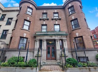 525 W Belmont Ave APT 1W, Chicago, IL 60657