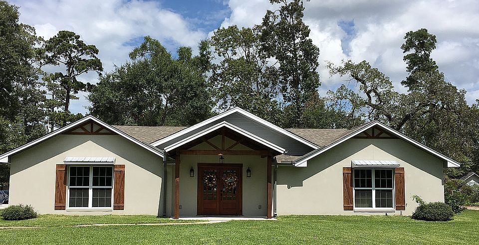 1st image of 430 Piney Point Dr