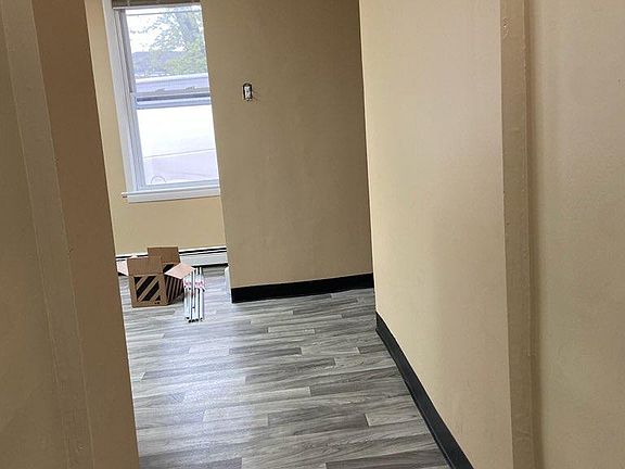 3rd image of 410 Bloomfield Ave APT 3