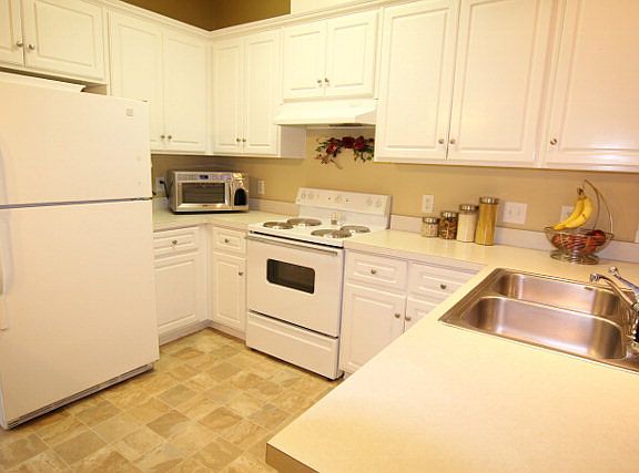 5th image of 174 Shelby Dr