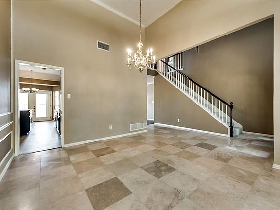 5th image of 2618 Grasmere St
