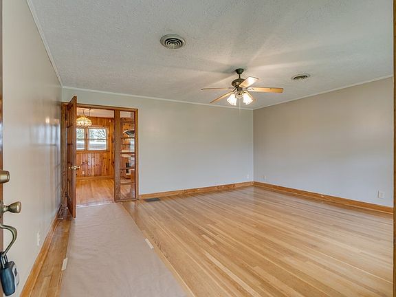 5th image of 21121 Battle Hill Dr